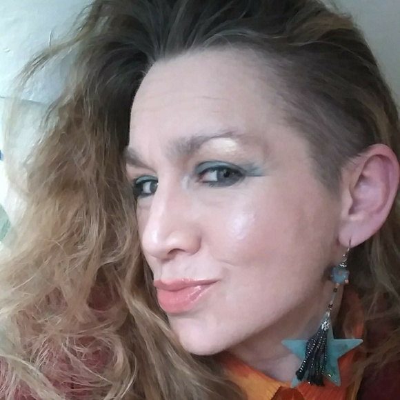 Meet your Posher, LeeAnne - Picture 1 of 12